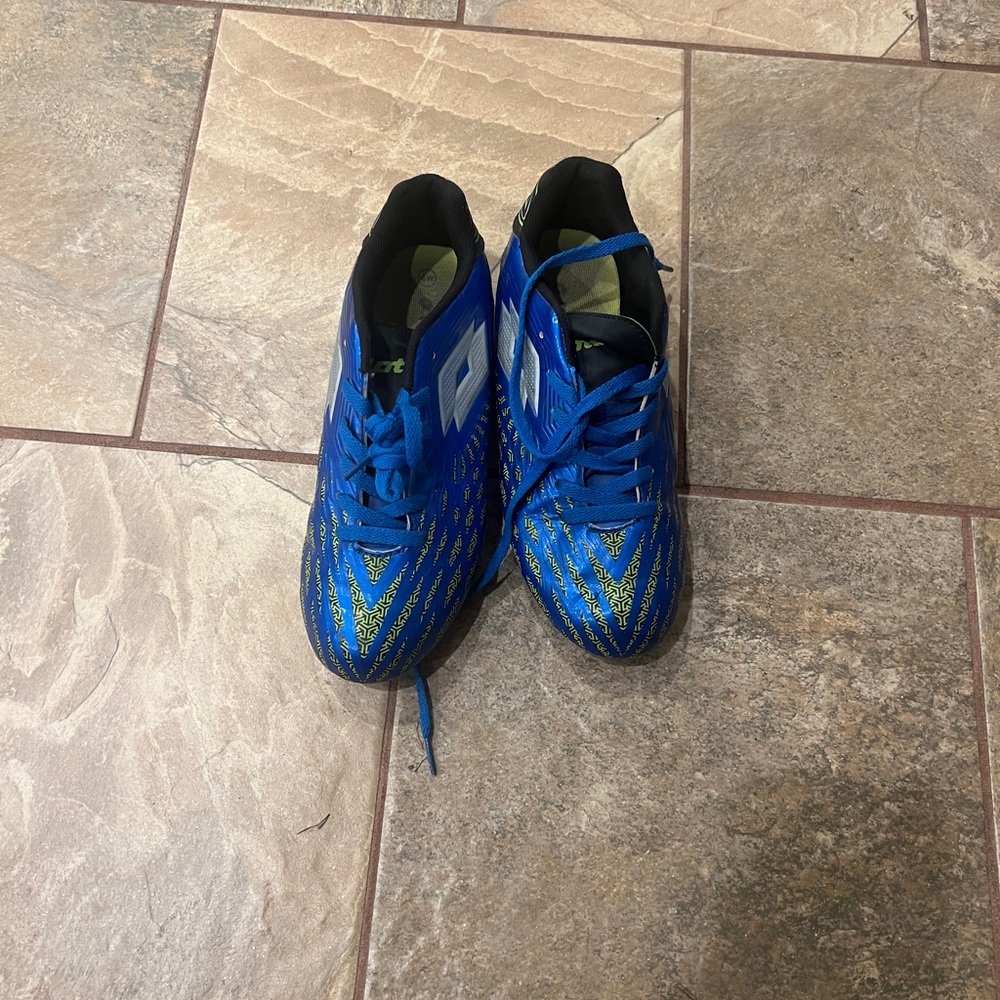 Lotto Blue and Yellow Soccer Cleats Youth 4 W